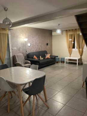 Maison tout confort 6 personnes wifi parking